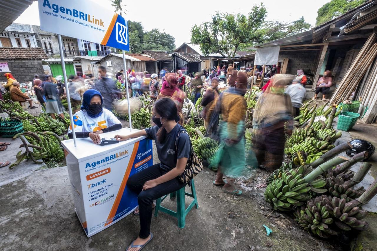 Cerita Penjual Ayam Kampung Terbantu Keberadaan Kredit Ultra Mikro yang Disalurkan AgenBRILink