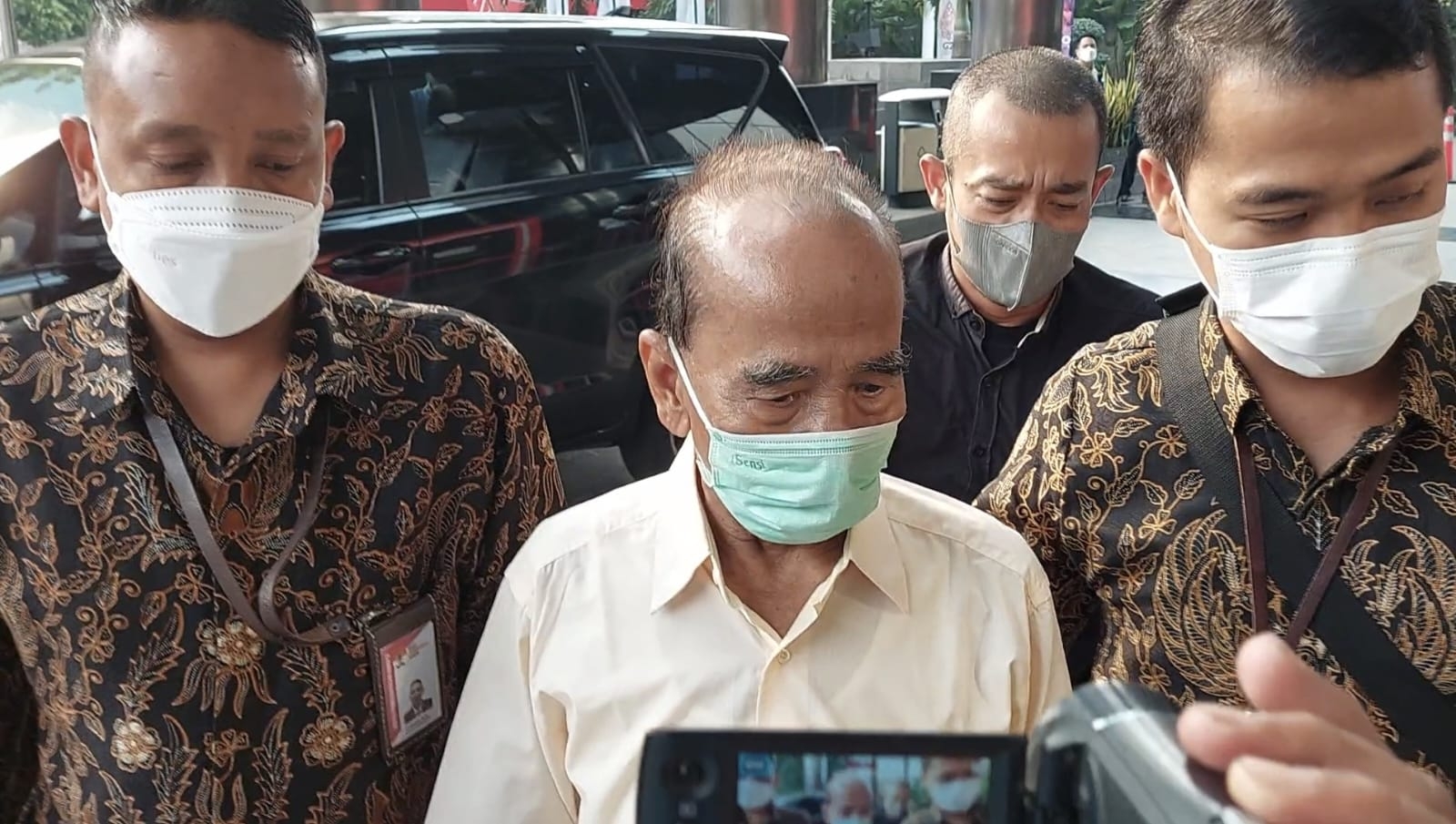 Tak Kooperatif, Eks Gubernur Riau Annas Maamun Dijemput Paksa KPK