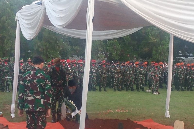 Menpan RB Tjahjo Kumolo Dimakamkan Secara Militer di TMP Kalibata