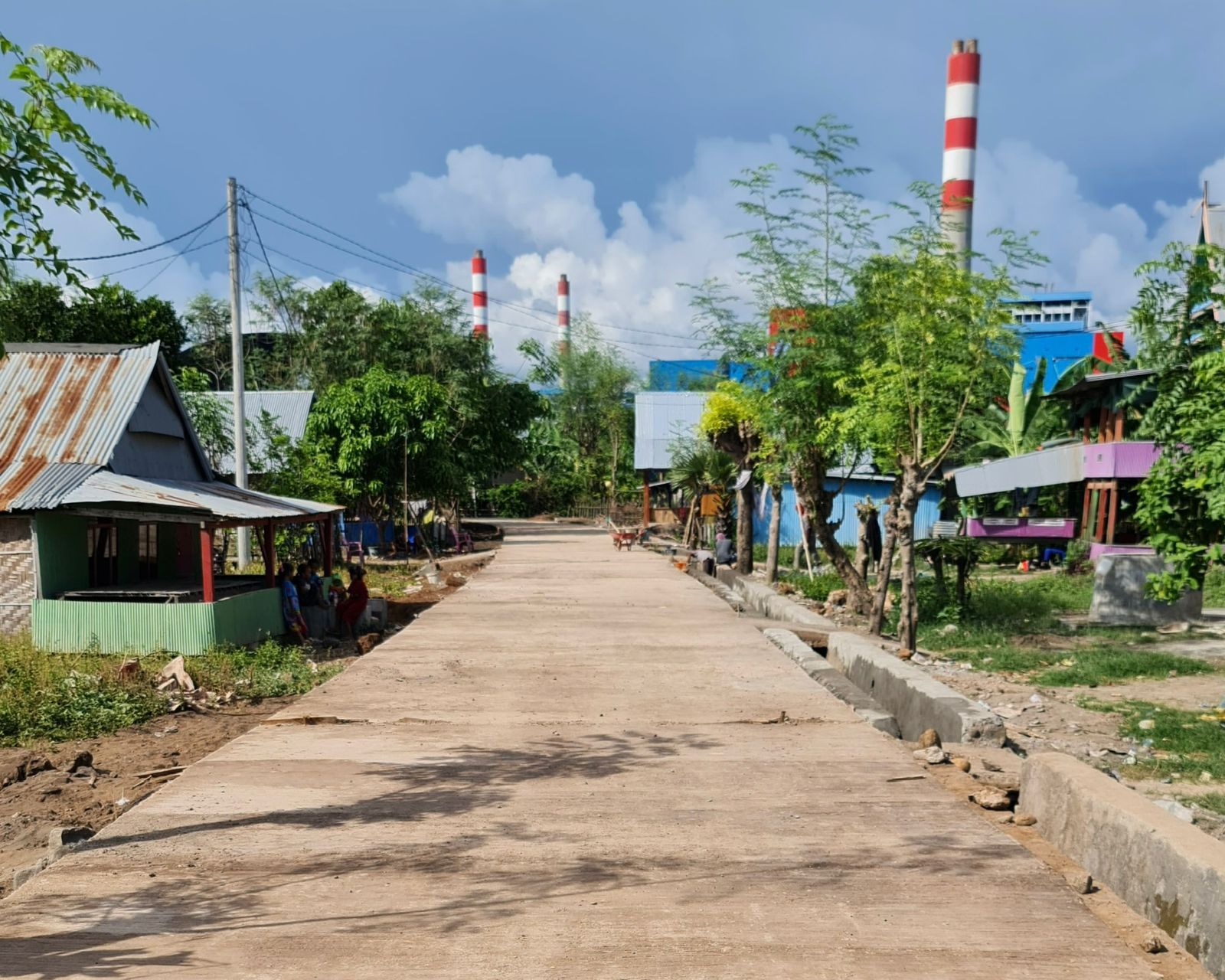 Manfaatkan FABA, PLN Berhasil Menghubungkan 10 km Jalan di Sulawesi 