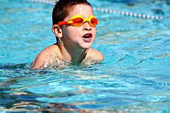 Simak! 4 Tutorial Mengajarkan Anak Berenang, Dijamin Aman dan Nyaman Bun