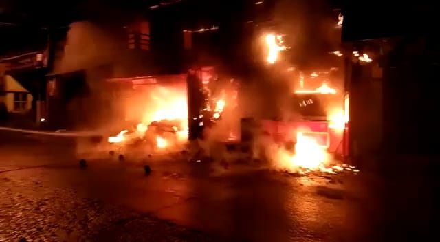 Dua Kios di Jalan Dewi Sartika Bekasi Habis Dilalap Api, Kerugian Mencapai Rp1 Miliar
