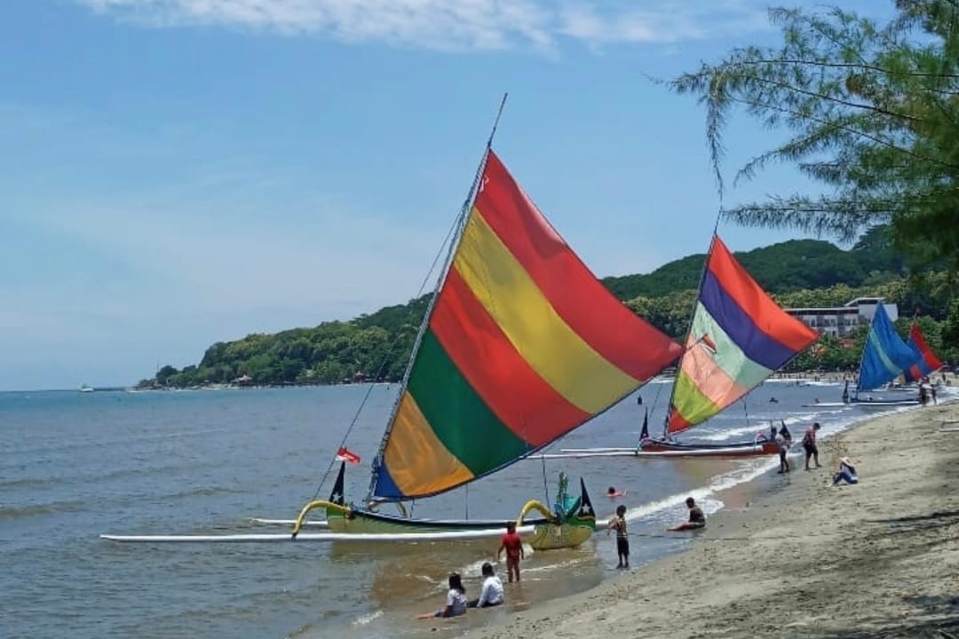 Mengenal Pantai Pasir Putih, Rekomendasi Wisata di Situbondo Jawa Timur
