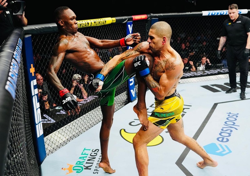 UFC 281: Sabuk Juara Direbut Alex Pereira, Israel Adesanya Tegaskan: Perang Terus Berlanjut!