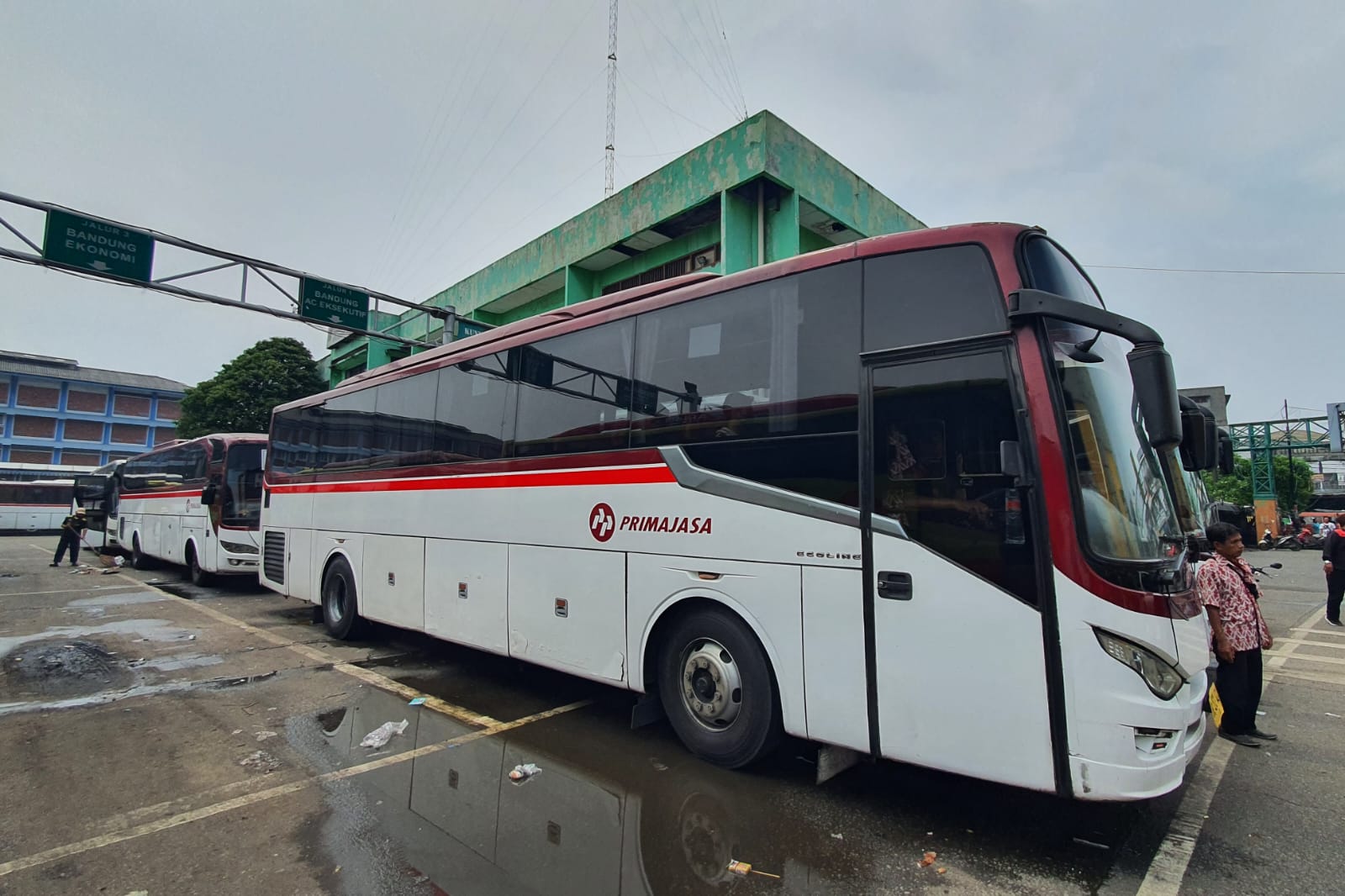 Antisipasi Gelombang Tinggi di Penyebrangan, Terminal Bus Kota Bekasi Siapkan Armada Tambahan