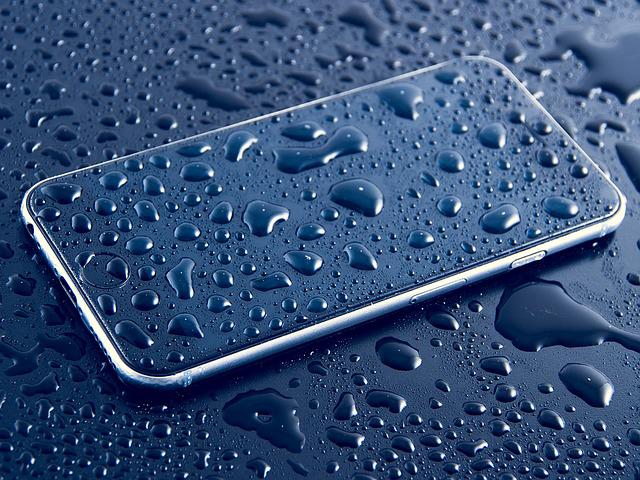 Wow, iPhone Mendatang Bakal Bisa Dipakai dalam Kondisi Hujan atau Basah