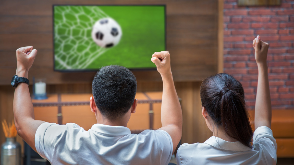 Mau Nonton TV Online Gratis untuk Streaming Bola? Pakai Aplikasi Berikut Ini
