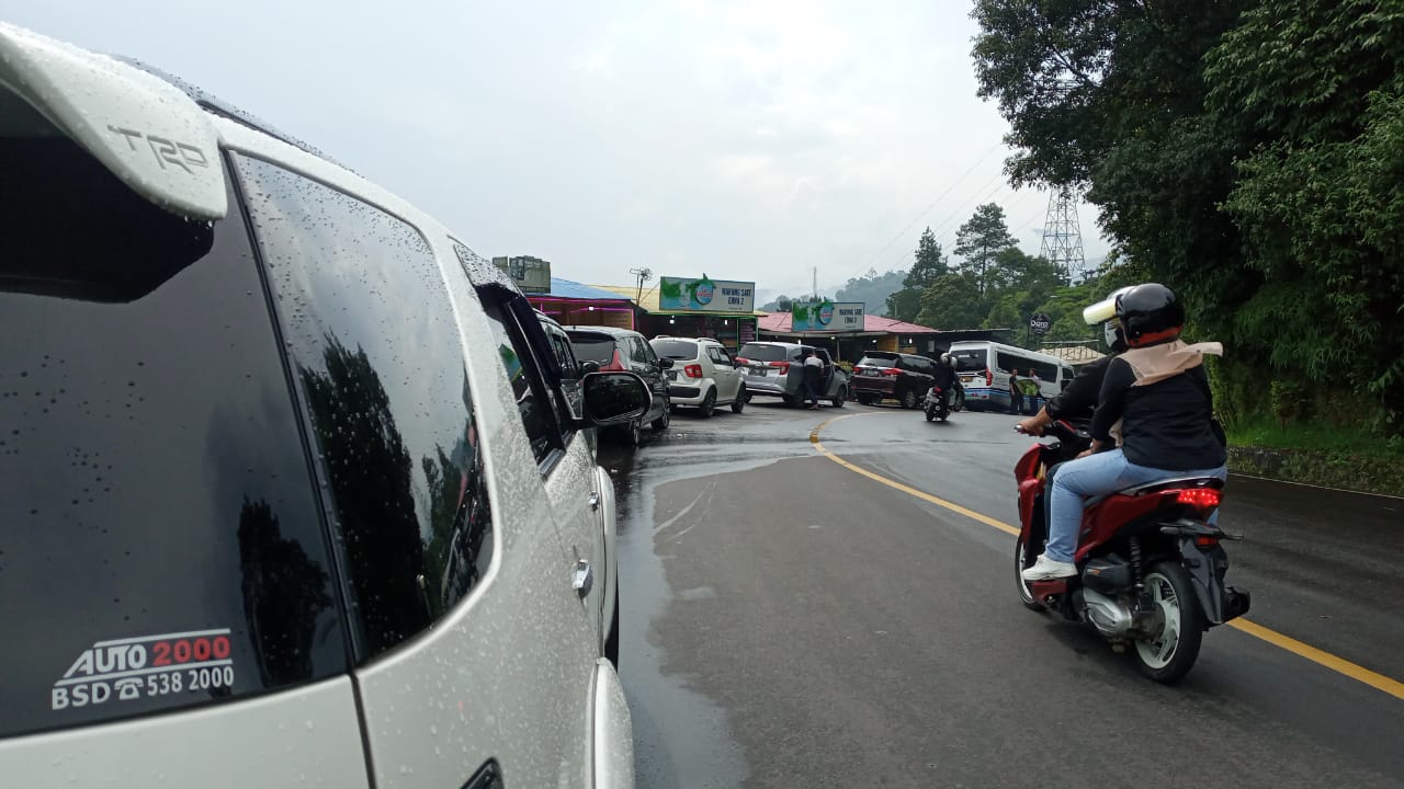 Long Weekend Hari Raya Waisak 2022, Jalur Puncak Macet, Polisi Berlakukan Sistem Satu Arah ke Bogor