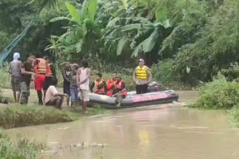 Pencarian Ali Mujahidin yang Tenggelam di Sungai Cipanundan, SAR: Diduga Tersangkut Ranting