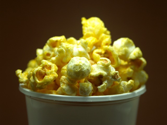 Makan Popcorn Bikin Gemuk Gak? Eits, Jangan Salah!
