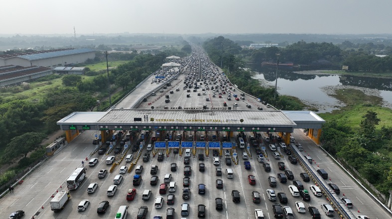 Tol Jakarta-Cikampek Berlakukan Contraflow Mulai KM 72 sampai KM 47