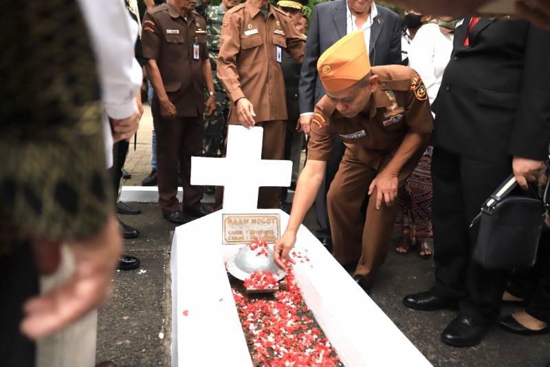 77 Tahun Peristiwa Lengkong, Veteran Perang Hingga Adik Prabowo Lakukan Tabur Bunga di TMP Taruna Tangerang