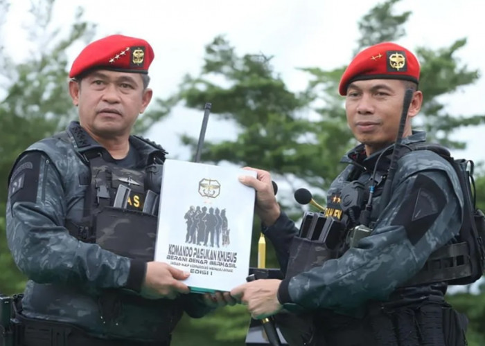 KSAD Jenderal TNI Maruli Terima Brevet Anti Teror dari Satgultor 81 Kopassus