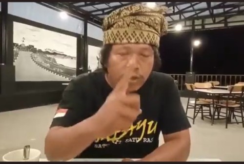 Murka Islam Diobok-obok, Warga Kalimantan Barat Tantang Duel dengan Ade Armando Sampai Mati