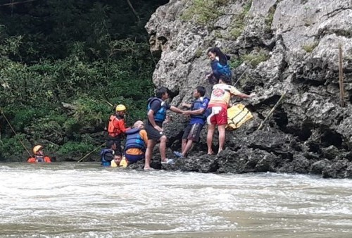 Pemandu Wisata Hilang di Sungai Cijulang, Tim SAR Masih Lakukan Pencarian