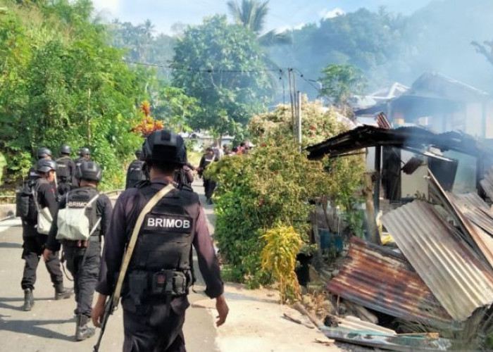  Maluku Tenggara Mencekam; 2 Warga Tewas, 2 Polisi Dipanah, Puluhan Bangunan Rusak, Bupati Buka Suara
