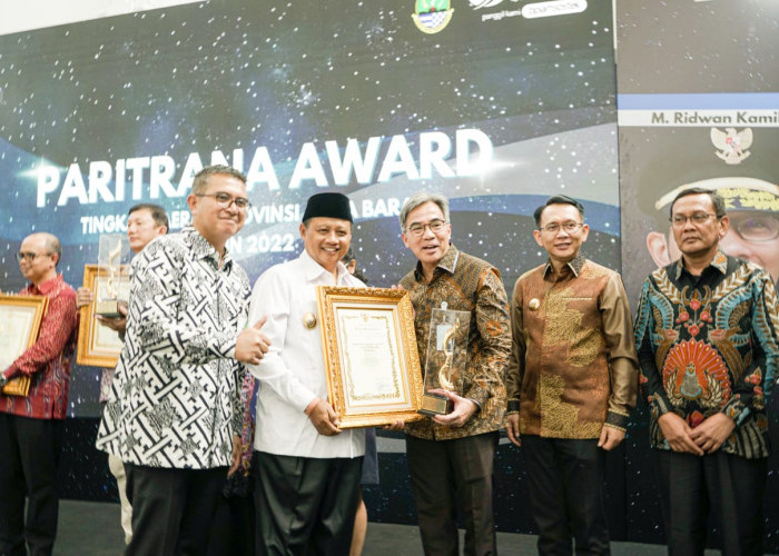 Optimalkan Jamsostek, bank bjb Raih Paritrana Award 2022 Tingkat Provinsi Jawa Barat