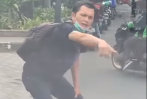 Viral Video Pria Pura-pura Jadi Korban Tabrak Lari Sambil Terpincang-pincang, Waspadai Modus Penipuannya