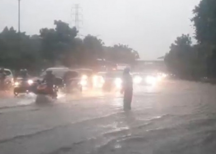 Diguyur Hujan Deras Jakarta Banjir