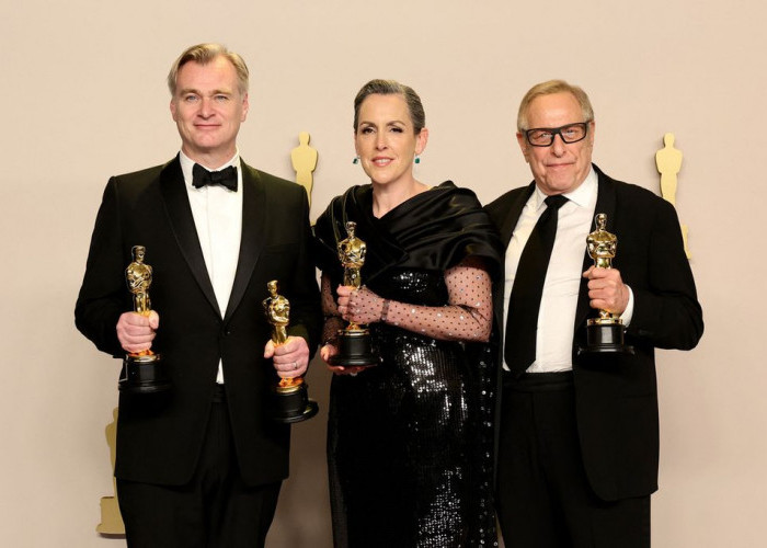 Film Oppenheimer Sabet 7 Penghargaan Oscar! Kisah Epos tentang Ilmuwan dan Seni Perang Nuklir