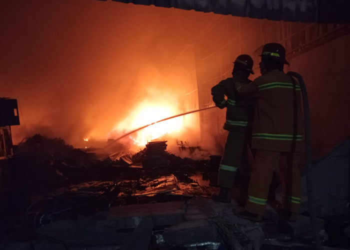 Gudang Tabung Gas Elpiji di Kota Bekasi Terbakar, 2 Orang Mengalami Luka-Luka