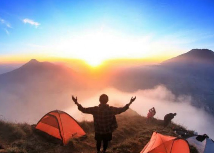 Pesona Gunung Kencana, Panorama Puncak Dengan Pemandangan Dua Gunung Besar di Bogor Yang Bikin Merinding!