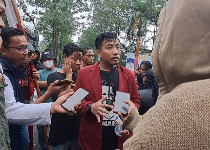 Aksi Gebrak Pintu oleh Ketua Fraksi Golkar Kabupaten Tangerang Terus Mendapat Sorotan!