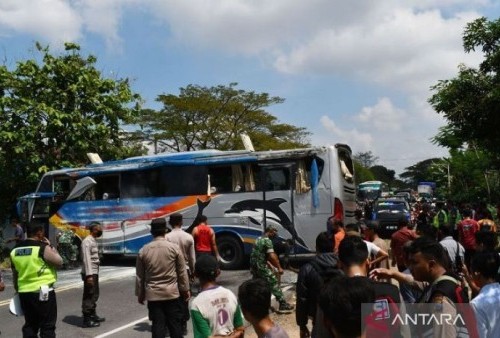 Balapan dengan Bus Lain, Bus Sugeng Rahayu Terguling, Belasan Penumpang Terluka