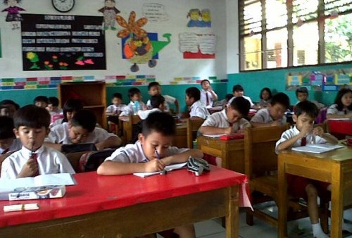 16 Siswa dan 3 Guru Positif COVID-19, PTM di 15 Sekolah di Jakarta Distop