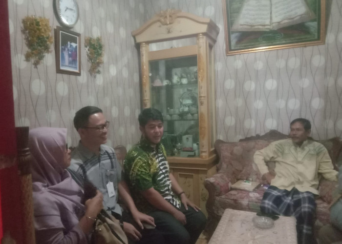 Kunjungi Korban Pencabulan Pimpinan Pesantren, KPA Banten Desak Pelaku Dihukum Berat dan Kebiri