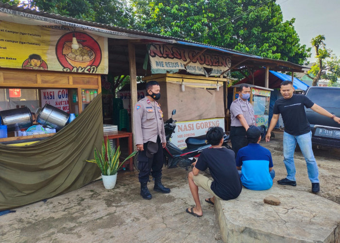 Tukang Nasi Goreng di Bekasi Jadi Korban Perampasan HP, Pelaku Terekam CCTV 