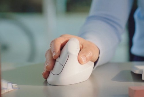 Logitech Perkenalkan Mouse Vertikal, Gak Bikin Pegal Meski Dipake Seharian
