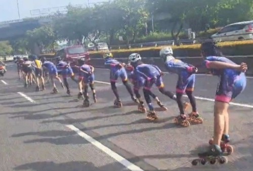 'Dimarahi' Polisi, Ketua Rombongan Sepatu Roda Minta Maaf: Apapun yang Telah Terjadi, Saya Mohon Maaf
