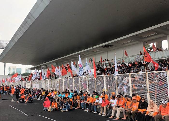 May Day 2024, Ribuan Buruh Tumplek di Stadion Madya Gelora Bung Karno