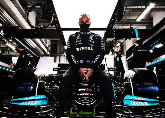 Fokus Perbaiki Performa, Lewis Hamilton Ingin Akhiri Musim Bersama Mercedes dengan Manis