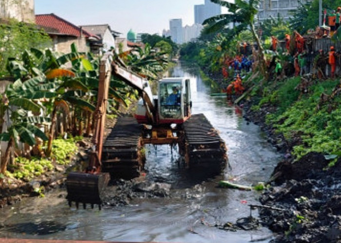 Kali Sekretaris Jakarta Barat Digerebek, Antisipasi Banjir di Wilayah Jakarta Barat