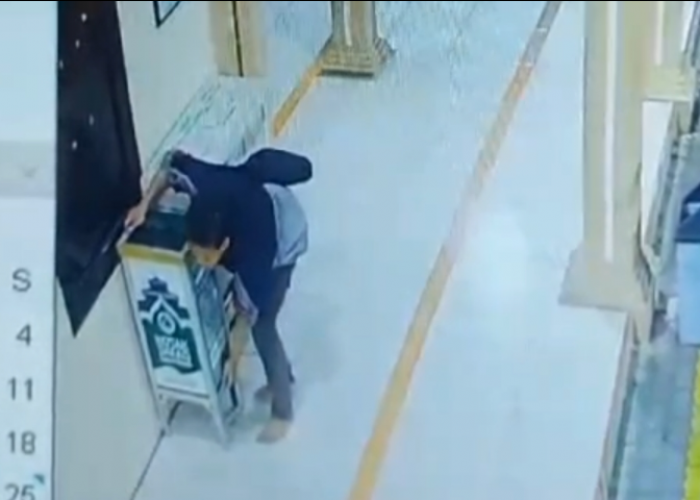 Viral Pencuri Kotak Amal Masjid di Bekasi Terekam Cctv, Kerugian Hingga Jutaan Rupiah