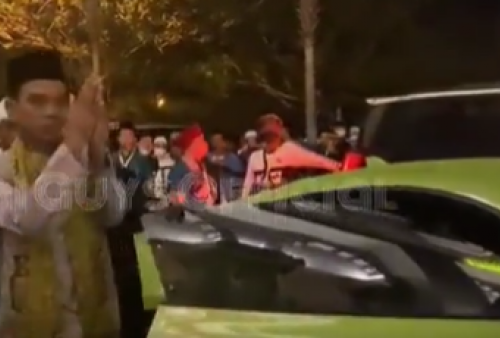 Hadiri Subuh Akbar, Video Ustaz Abdul Somad 'Pamer' Kendarai Mobil Mewah Rp 1 Miliar Bikin Geger
