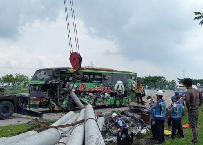Kecelakaan Bus PO Restu di Tol Ngawi-Solo, 2 Orang Meninggal Dunia
