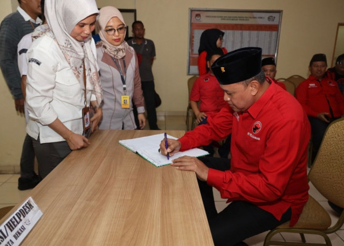 PDIP Kota Bekasi Minta Bawaslu Profesional Tangani Laporan ASN Foto Bersama Pamer Kaos Nomor 2