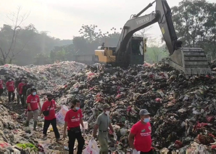 Sebanyak 500 Ton Sampah Diangkut Dari Kali Cikeas Bekasi, Begini Kondisinya