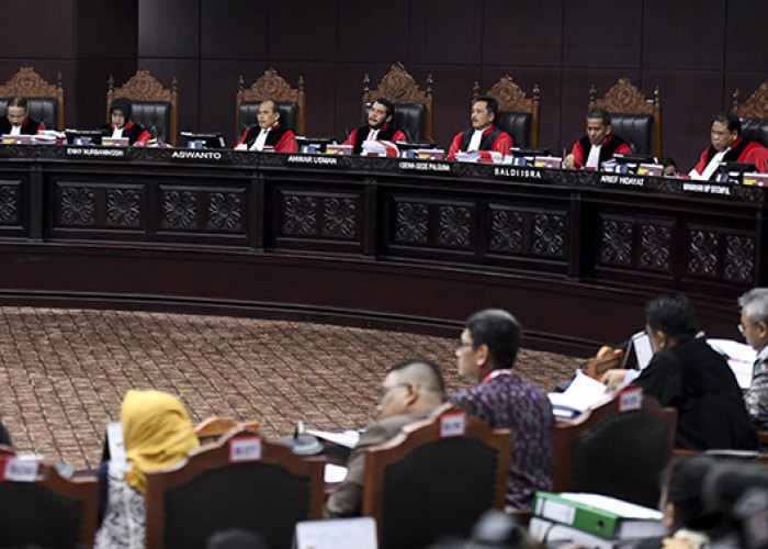 MK Kabulkan Uji Materi Usia Capres Cawapres untuk Kepentingan Keluarga Jokowi