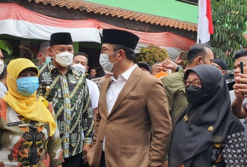 Jenguk Korban Kecelakaan Maut Truk Trailer di Bekasi, Ridwan Kamil Doakan Para Korban