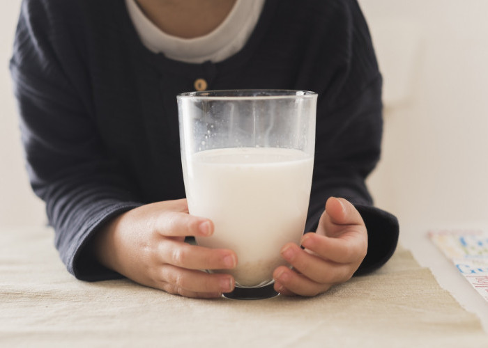 Susu Pertumbuhan vs Susu UHT: Mana yang Lebih Baik untuk Tumbuh Kembang Anak, Simak Penjelasan Ahlinya