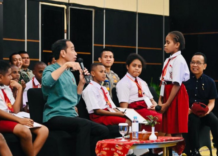 Ditanya Siswa SD Kenapa Ibu Kota Negara Tak Pindah ke Papua, Ini Jawaban Jokowi 