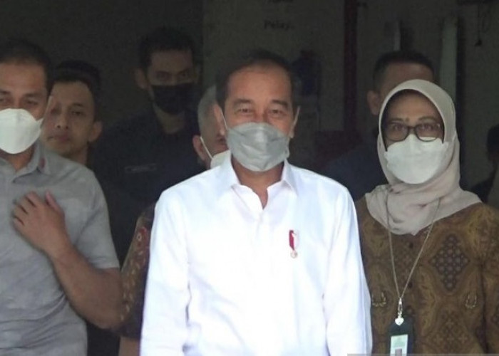 15 Menitan Jokowi Jenguk Cak Nun di RSUP Dr Sardjito Yogyakarta 