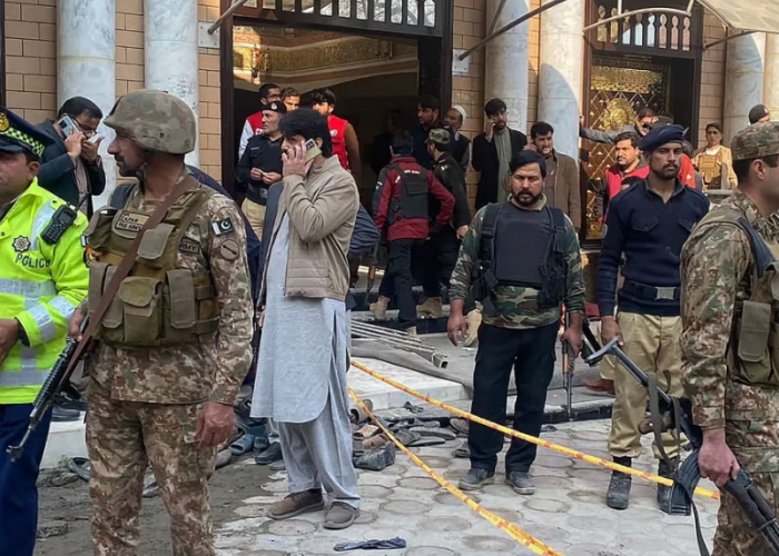 Bom Meledak di Masjid Pakistan 59 Orang Tewas, Korban Kebanyakan Anggota Polisi