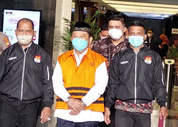 Eks Bupati Sidoarjo Saiful Ilah Dijebloskan ke Tahanan KPK