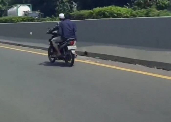 Ikuti Petunjuk Google Maps, Dua Pria Naik Motor Supra Batok Getar Ini Malah Masuk ke Tol Tangerang-Merak