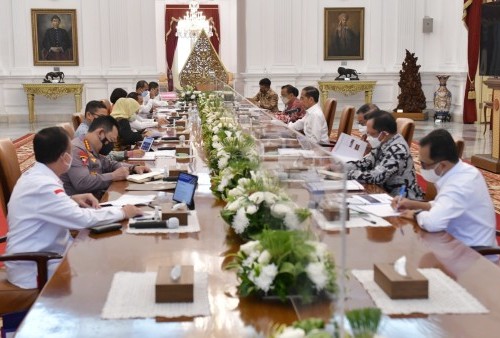  Presiden Jokowi Pimpin Rapat Persiapan sebagai Tuan Rumah Piala Dunia FIFA U-20 2023